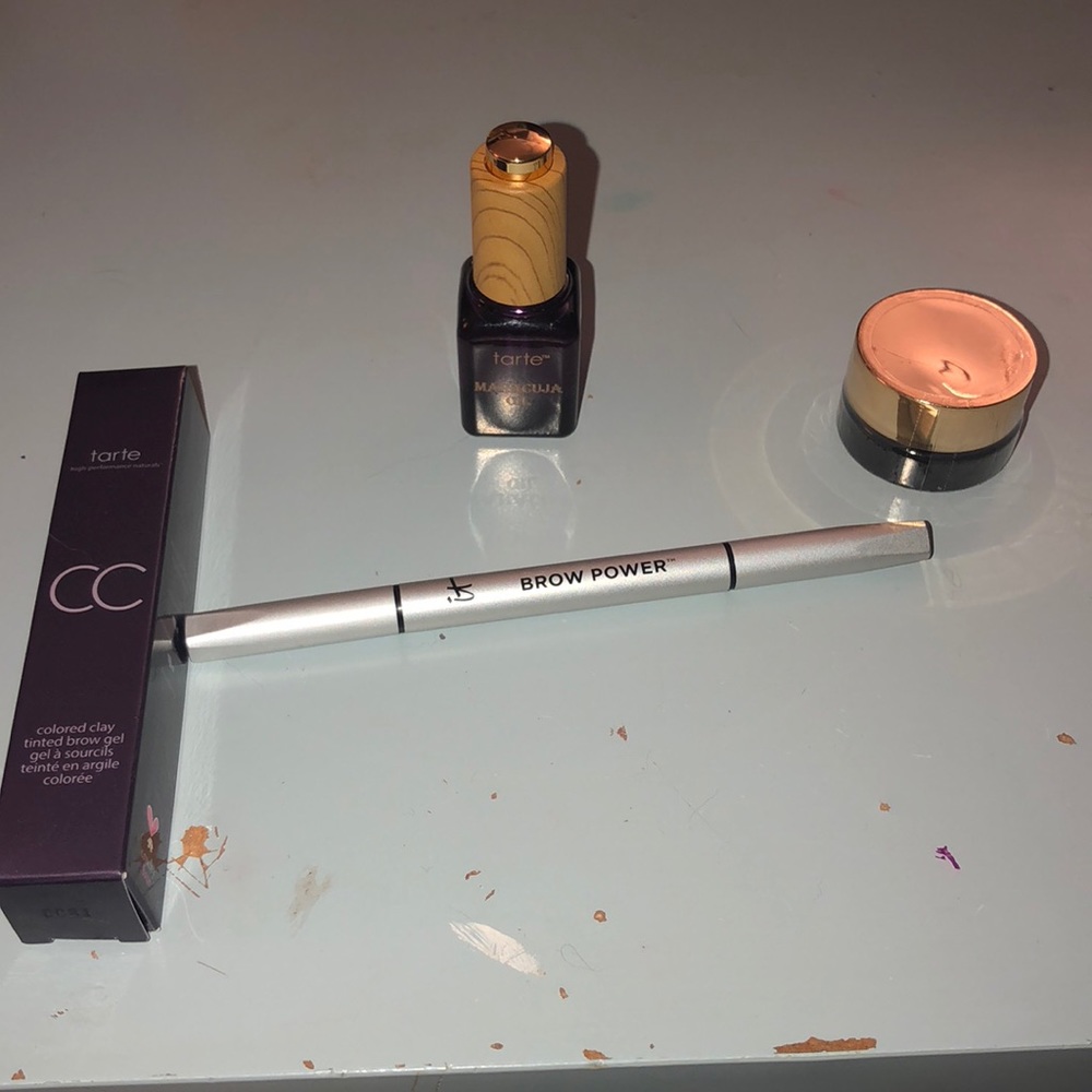 TARTE AND IT COSMETICS BUNDLE